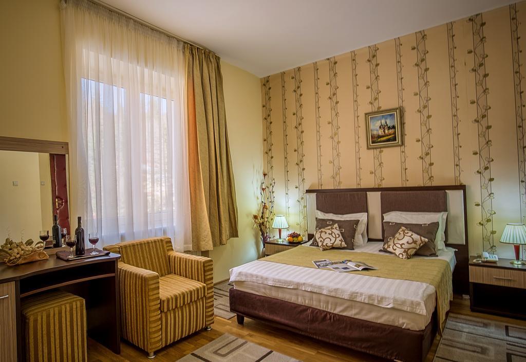 Hotel Rina Cerbul Sinaia Eksteriør billede