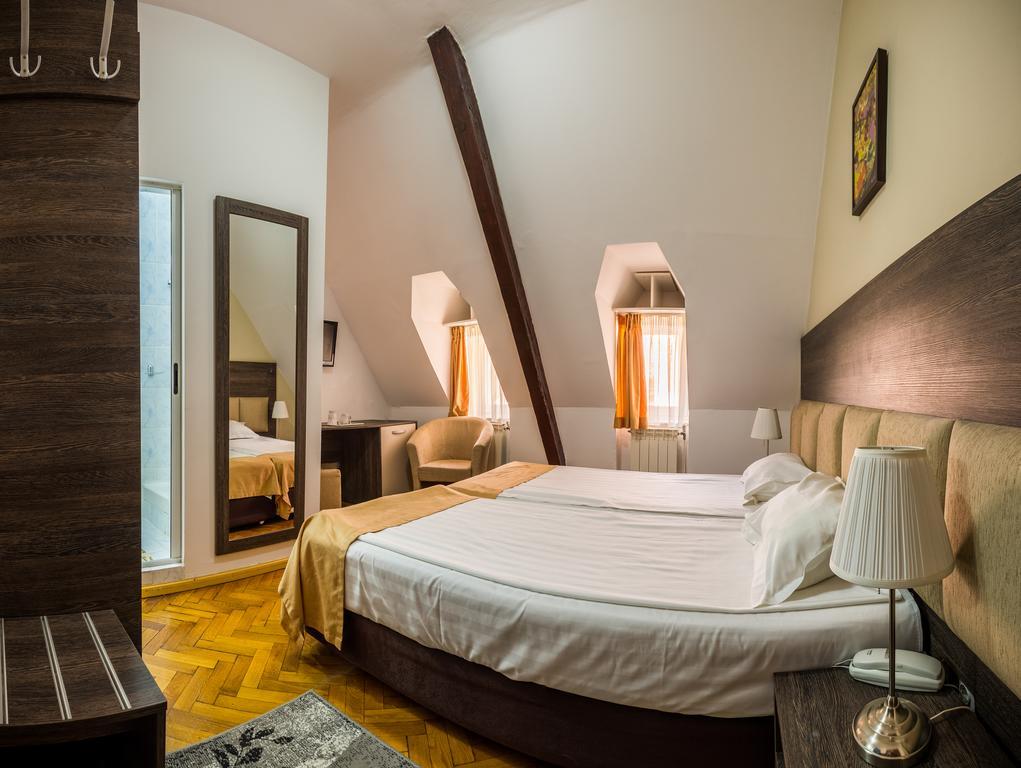 Hotel Rina Cerbul Sinaia Eksteriør billede