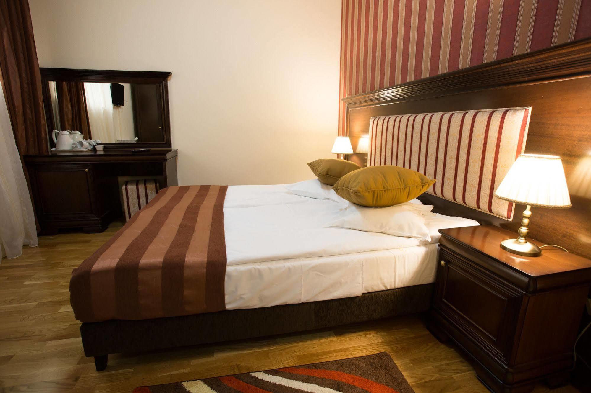 Hotel Rina Cerbul Sinaia Eksteriør billede