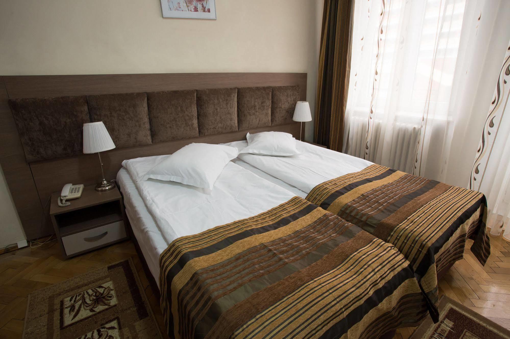 Hotel Rina Cerbul Sinaia Eksteriør billede